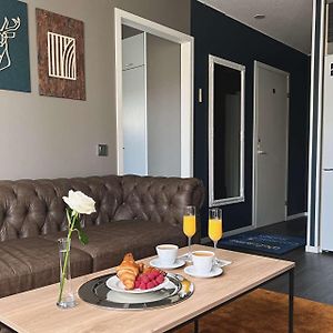 Hotel Golden Circle Suites